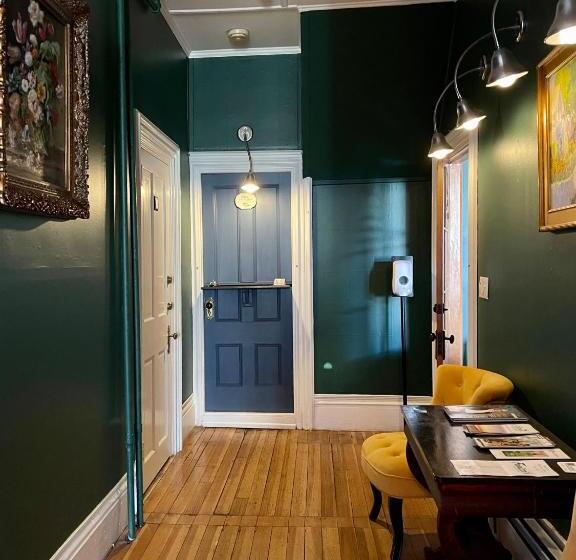 호텔 Somerset House Inn