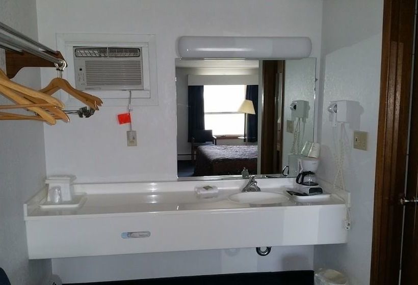 호텔 Amerivu Inn New Hampton