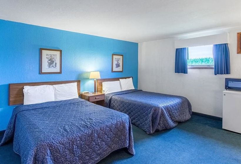 호텔 Amerivu Inn New Hampton