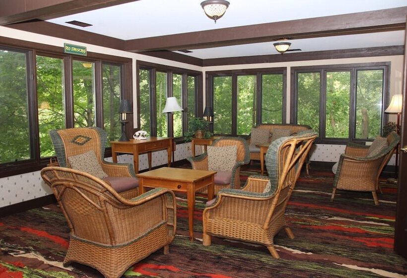 فندق Spring House Inn