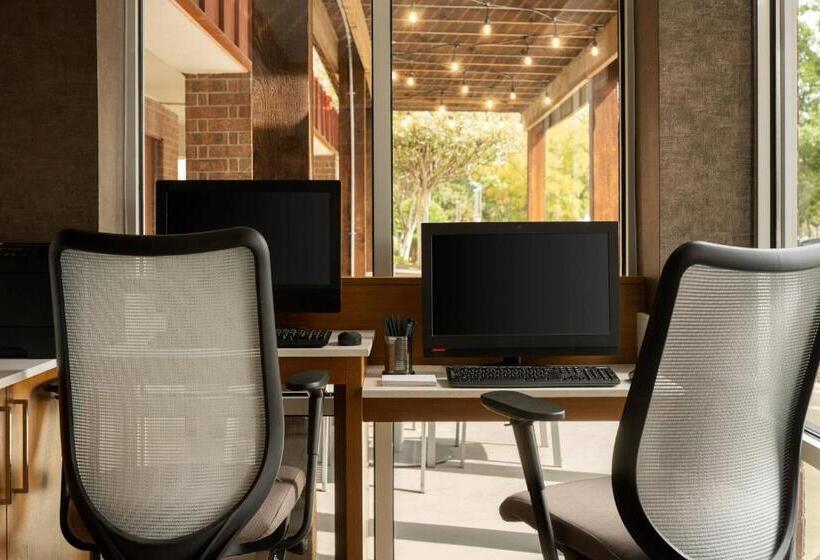 فندق Springhill Suites Dallas Arlington North