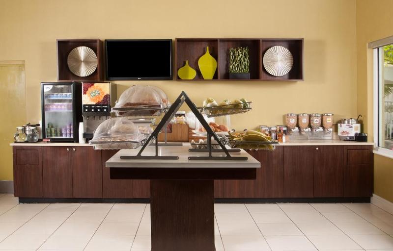 هتل Springhill Suites Fort Lauderdale Airport