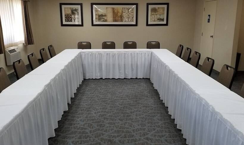 فندق Spyglass Inn