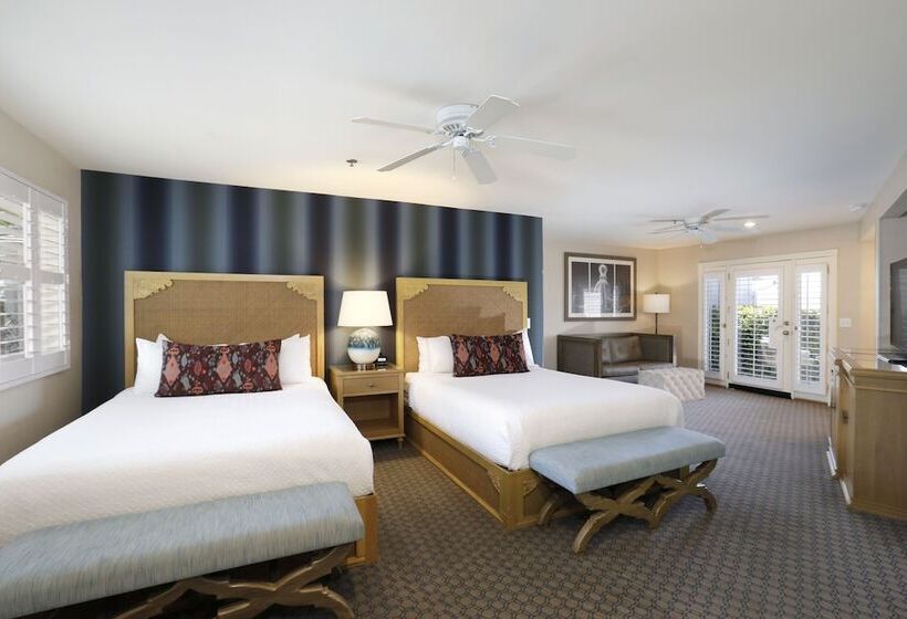 فندق Spyglass Inn