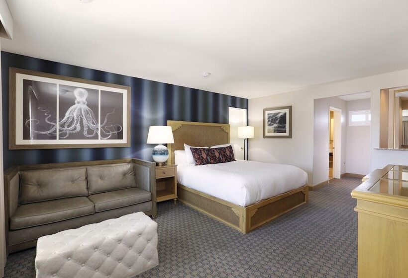 فندق Spyglass Inn