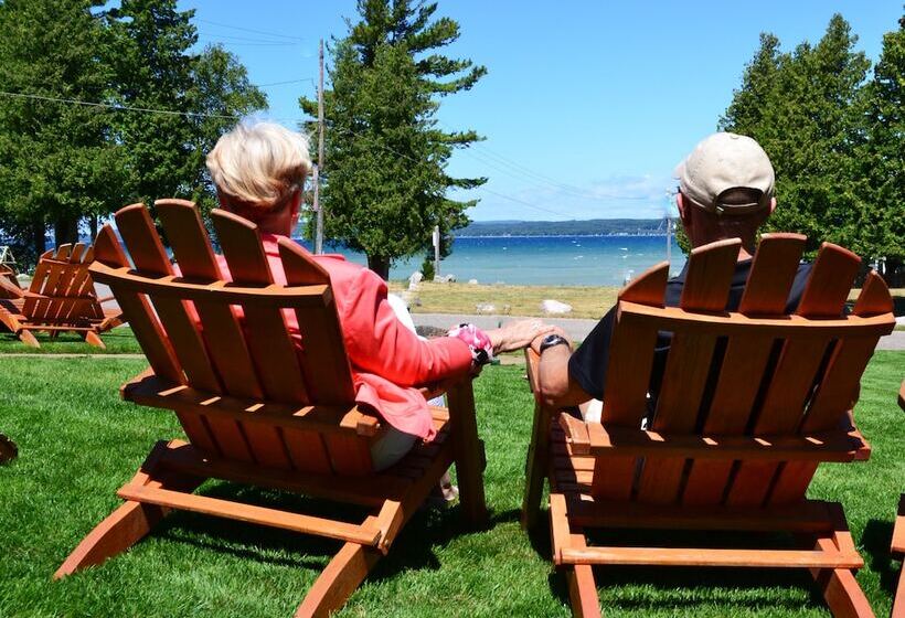 فندق Stafford's Bay View Inn