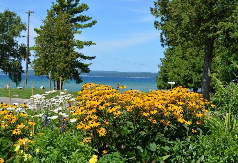 فندق Stafford's Bay View Inn