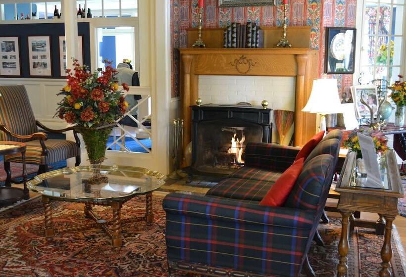 فندق Stafford's Bay View Inn