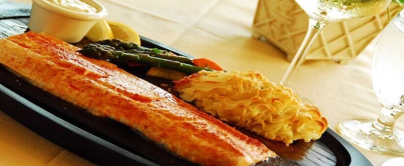 فندق Stafford's Bay View Inn