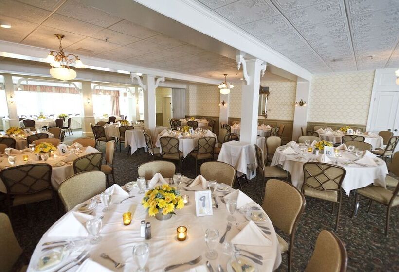 فندق Stafford's Bay View Inn