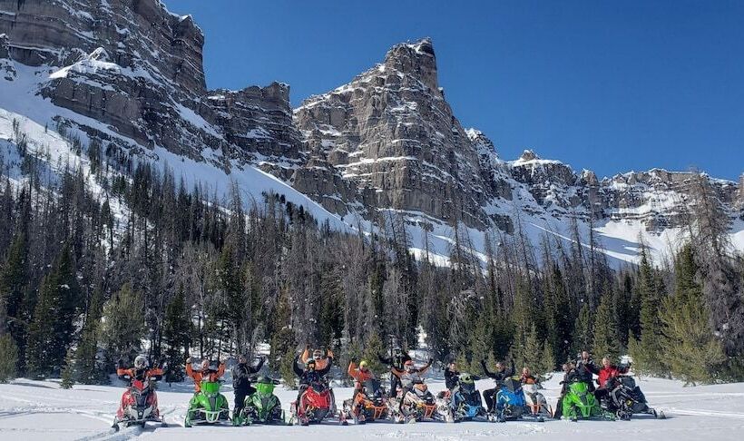 Отель Stagecoach Inn & Suites