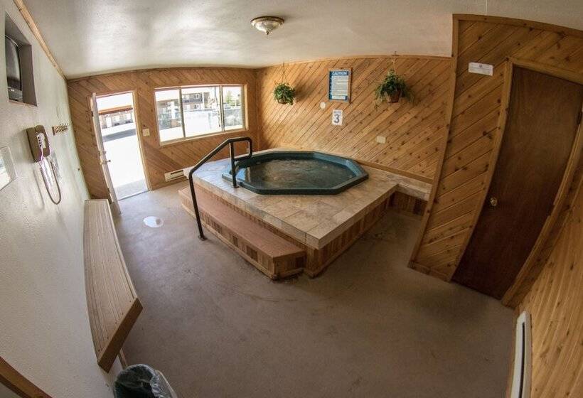 Отель Stagecoach Inn & Suites