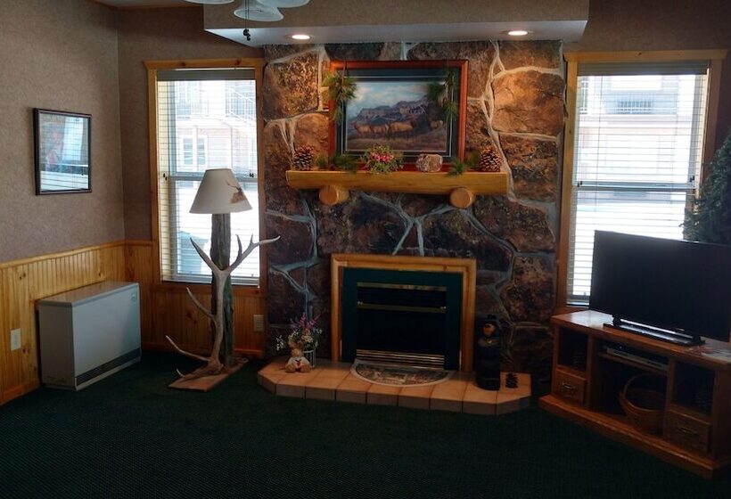 Отель Stagecoach Inn & Suites