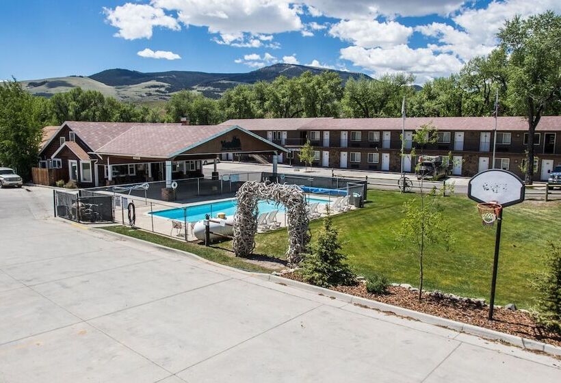 Отель Stagecoach Inn & Suites