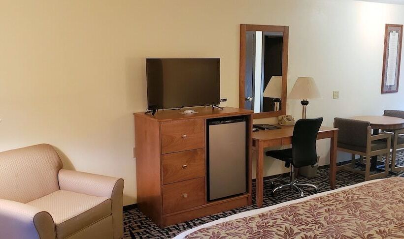 Отель Stagecoach Inn & Suites