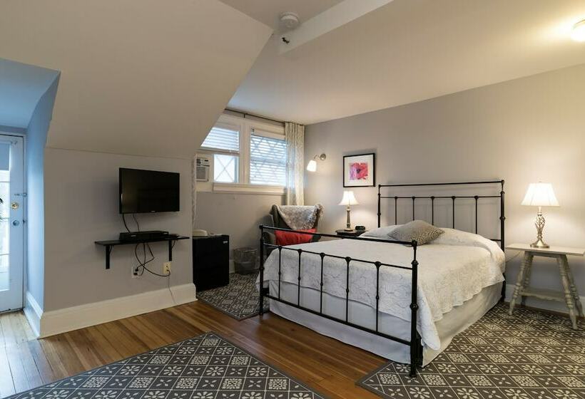 فندق Stanton House Inn