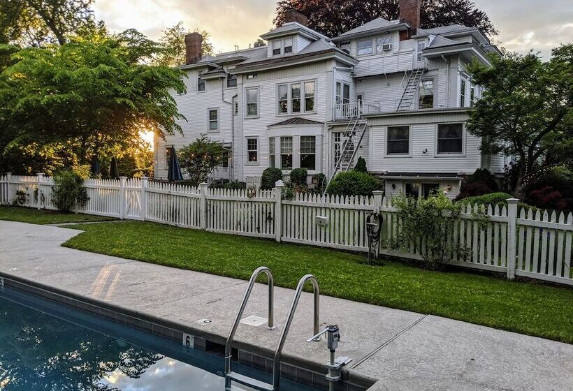 فندق Stanton House Inn