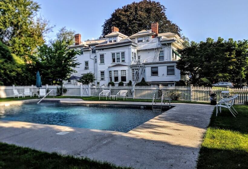 فندق Stanton House Inn