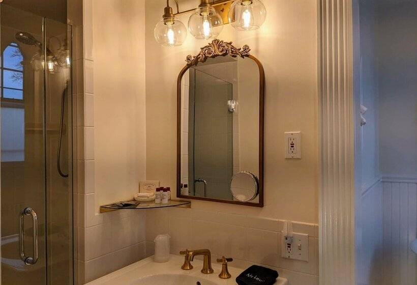 فندق Stanton House Inn