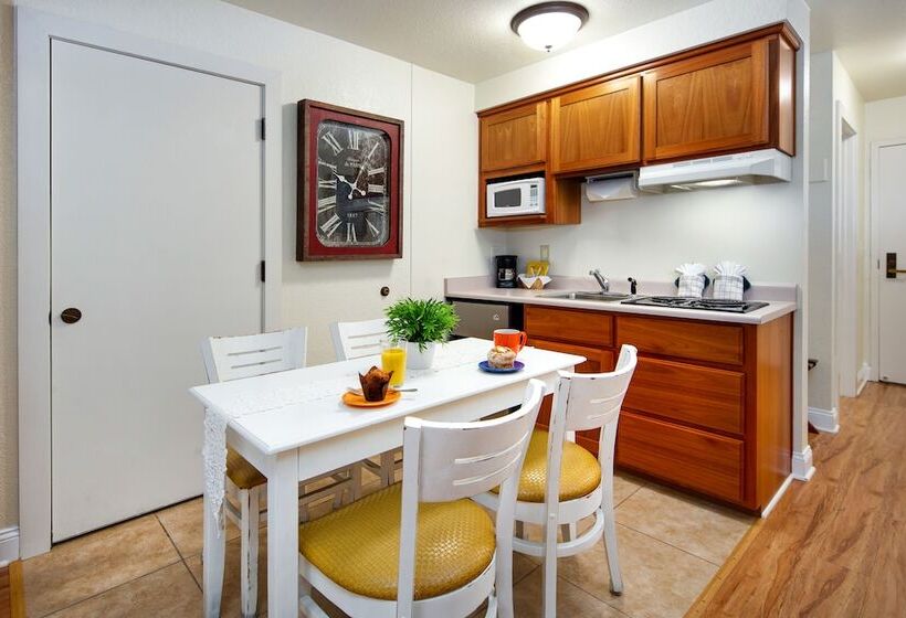 فندق Stratford Inn