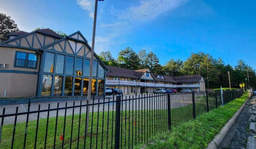 فندق Stratford Inn Tyler