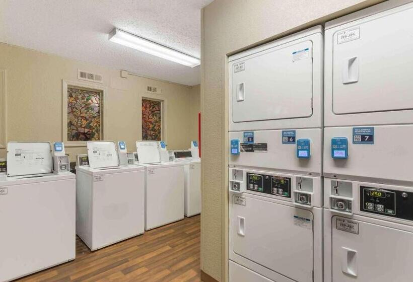 בית מלון כפרי Suburban Studios Brentwood   Nashville