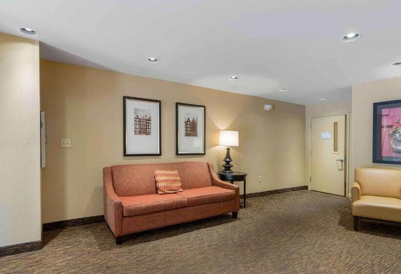 ホテル Suburban Studios Louisville East