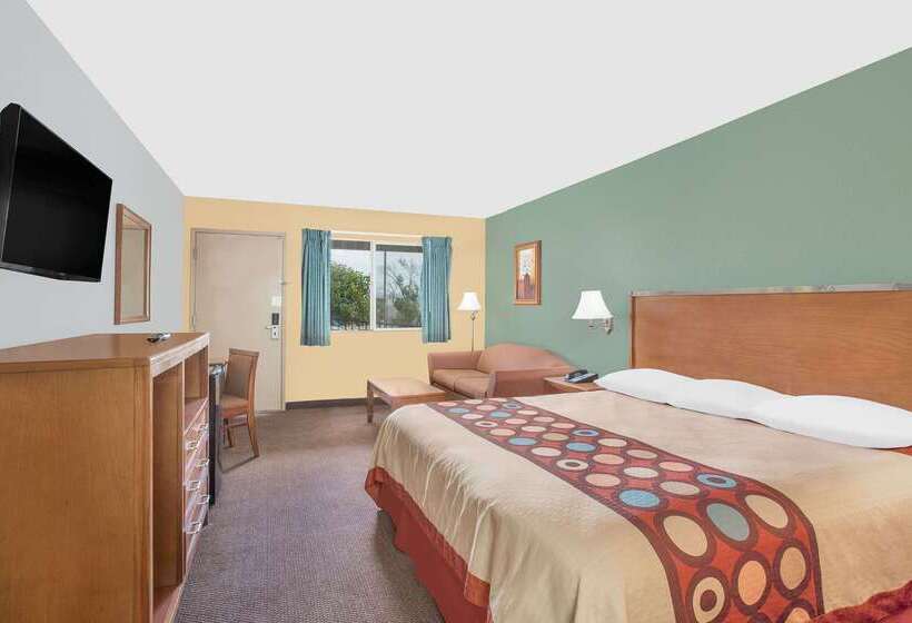 هتل Super 8 By Wyndham St. George Ut
