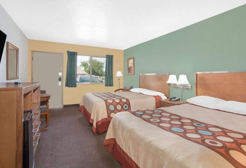 هتل Super 8 By Wyndham St. George Ut