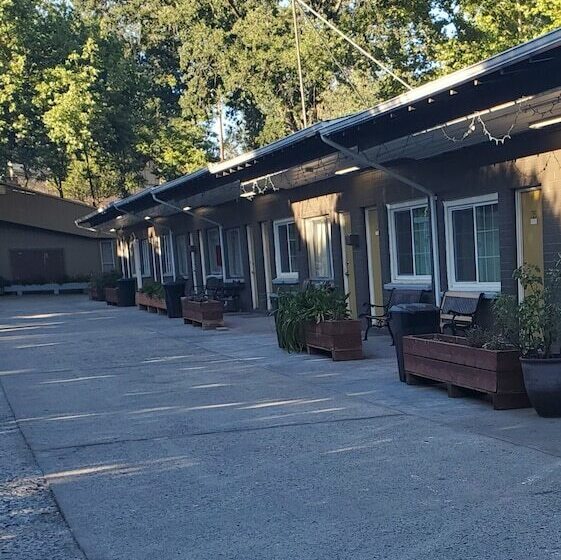 ホテル The Gold Lodge