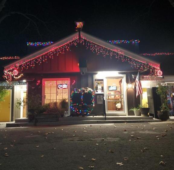 ホテル The Gold Lodge