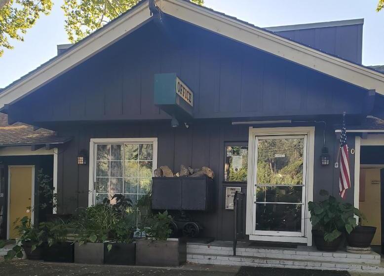 ホテル The Gold Lodge