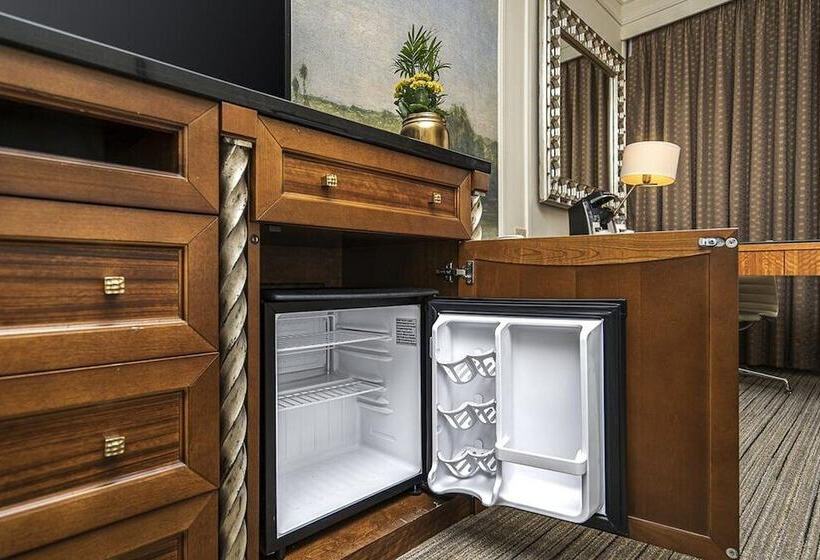 Отель The Inn At Long Beach