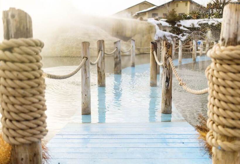 בית מלון כפרי The Springs Resort & Spa