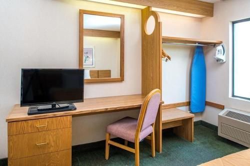 فندق Magnuson  Lincoln Airport