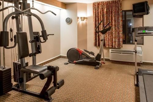 酒店 Magnuson Lincoln Airport