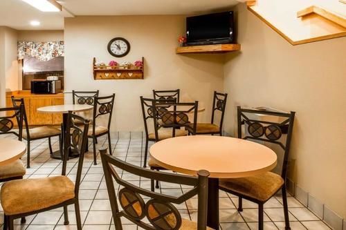 فندق Magnuson  Lincoln Airport