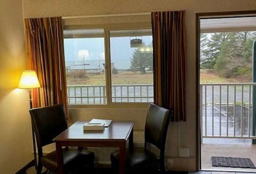 فندق على الطريق Americoast Inn