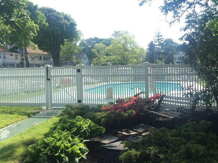 אתר נופש Shoreway Acres Inn & Cape Cod Lodging