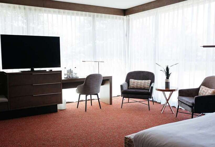 Revel Hotel Des Moines Urbandale, Tapestry Collection By Hilton