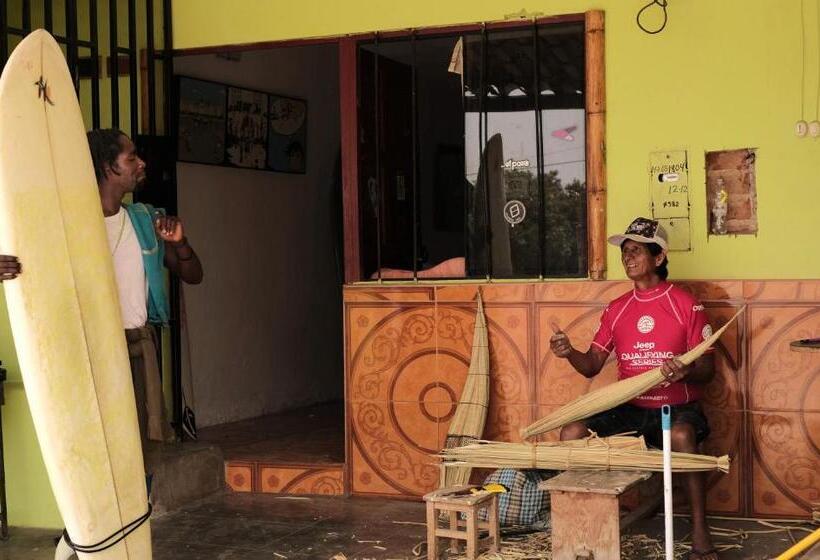 旅馆 Urcia Surf House