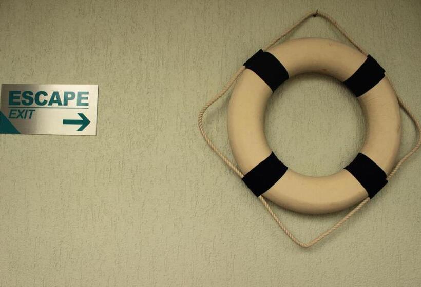 בית מלון כפרי Alhambra