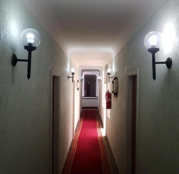 בית מלון כפרי Alhambra