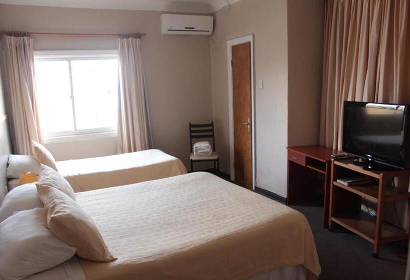 בית מלון כפרי Alhambra