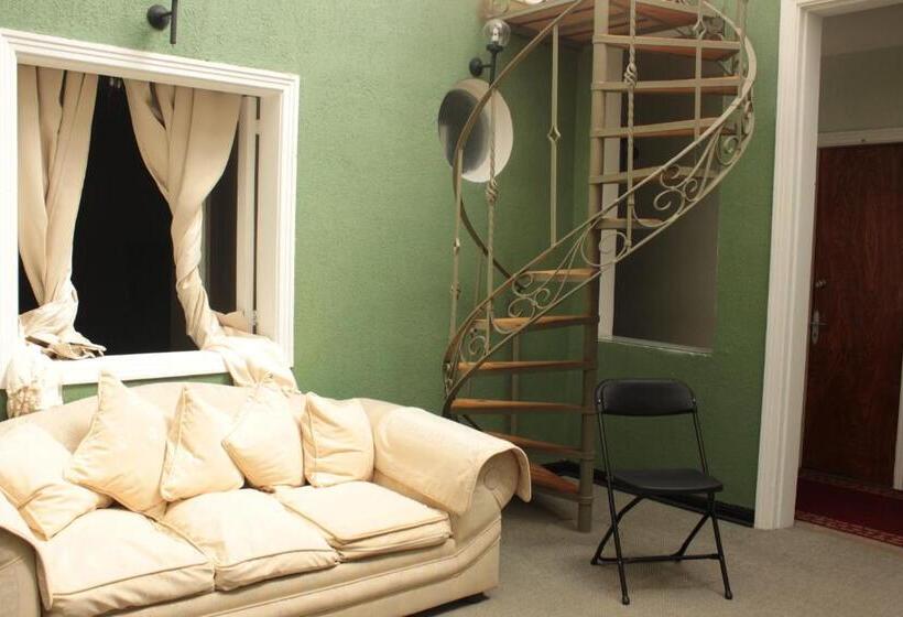 בית מלון כפרי Alhambra