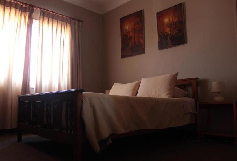 בית מלון כפרי Alhambra