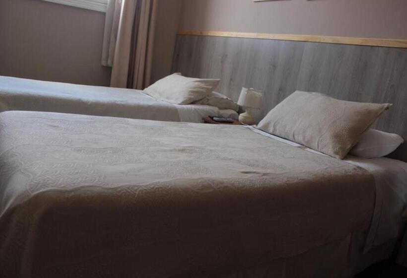 בית מלון כפרי Alhambra