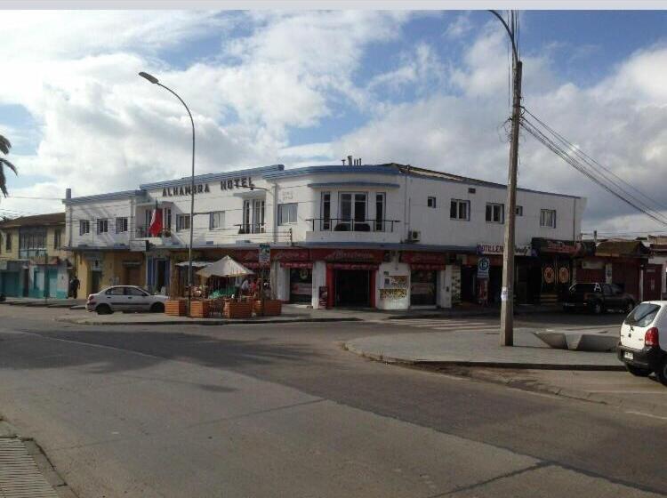 בית מלון כפרי Alhambra