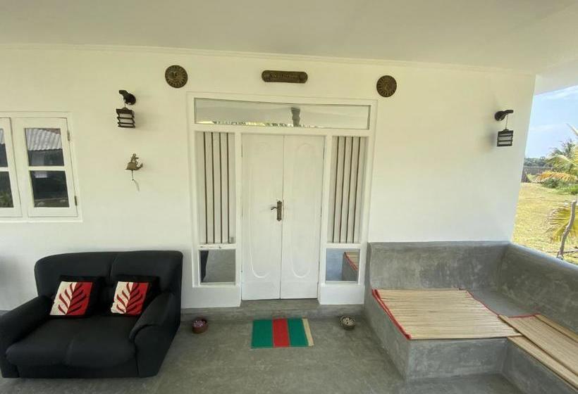 Отель Coco Cabana Kite Resort Kalpitiya