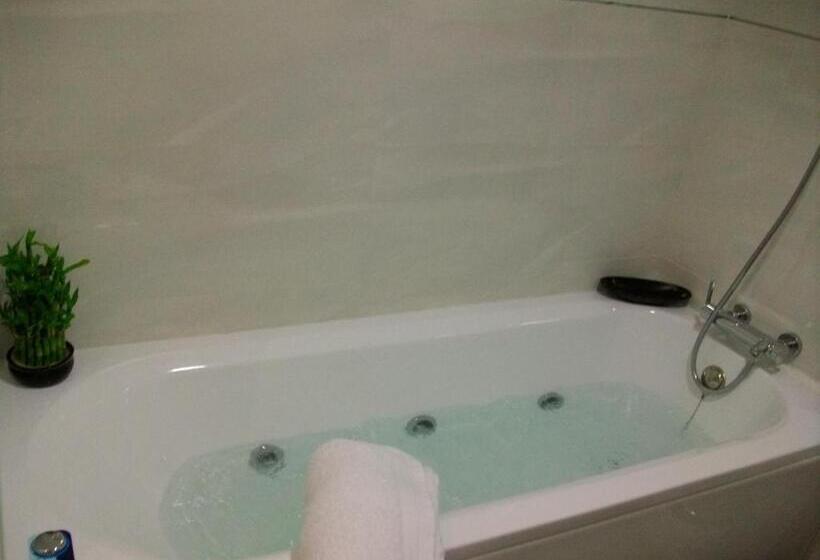 ホテル Hostal Alcalá Del Jucar